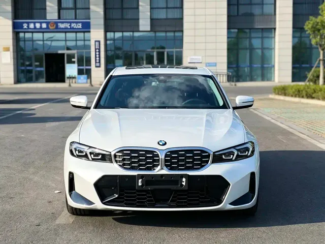 BMW 3 Series — Фото автомобиля 2
