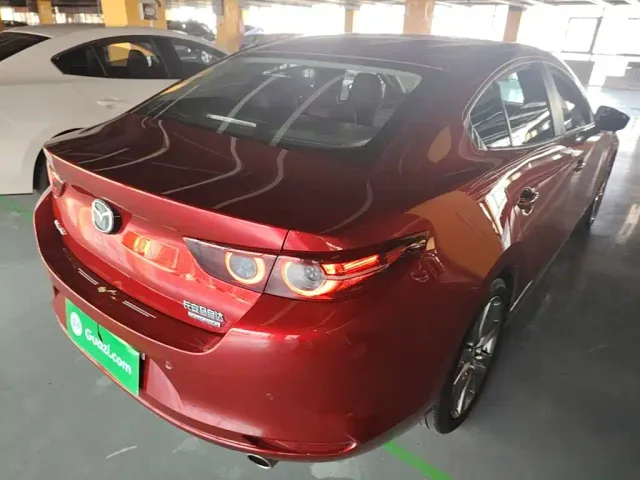 Mazda Axela — Фото автомобиля 6