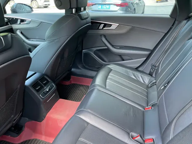 Audi A4L — Фото автомобиля 12