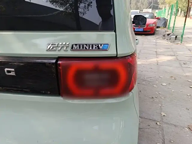 Wuling Hongguang Mini EV — Фото автомобиля 7