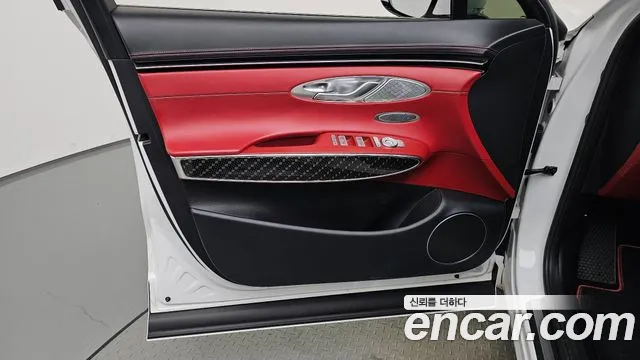 Genesis GV70 — Фото автомобиля 13