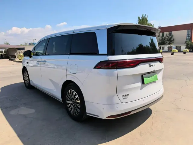 BYD Xia — Фото автомобиля 5