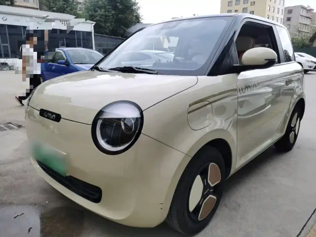 Фотография автомобиля — Changan Lumin
