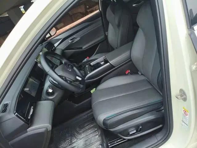 BYD Qin L — Фото автомобиля 14