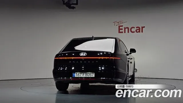 Hyundai Grandeur Grandeur (GN7) 3.5 Бензин 2WD — Фото автомобиля 4