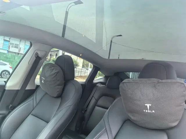 Tesla Model Y — Фото автомобиля 6