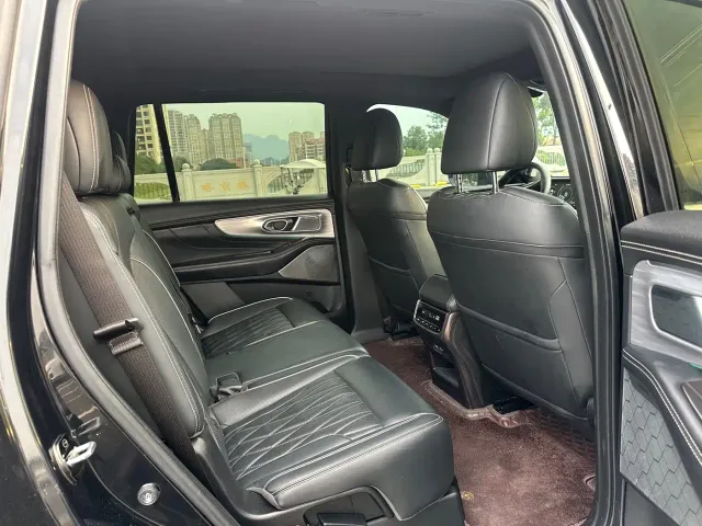 GAC Trumpchi GS8 — Фото автомобиля 15