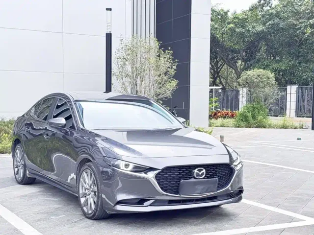 Mazda Axela — Фото автомобиля 20