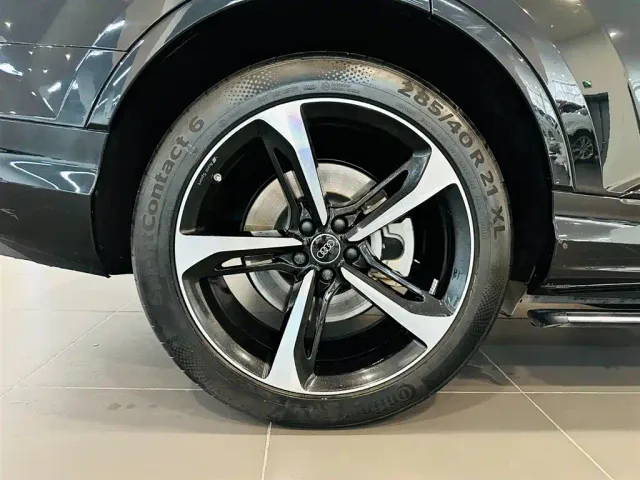 Audi Q7 — Фото автомобиля 16