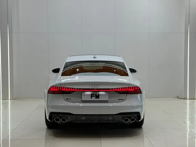 Audi A7 — Фото автомобиля 15