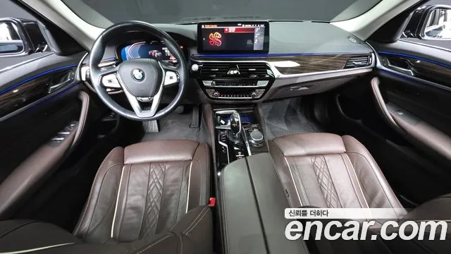 BMW 5 Series G30 — Фото автомобиля 10