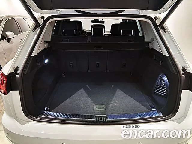 Volkswagen Touareg — Фото автомобиля 7
