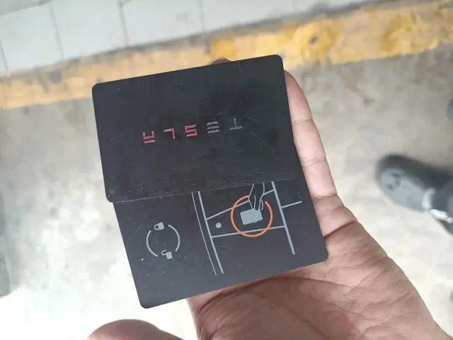 Tesla Model Y — Фото автомобиля 11