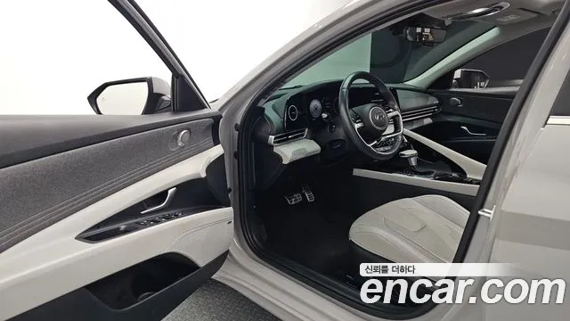 Hyundai AVANTE Avante (CN7) — Фото автомобиля 10