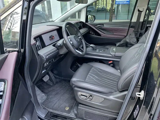 GAC Trumpchi M8 — Фото автомобиля 4