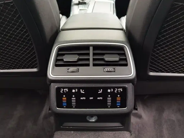 Audi A6L — Фото автомобиля 24