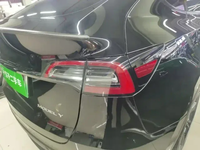 Tesla Model Y — Фото автомобиля 7