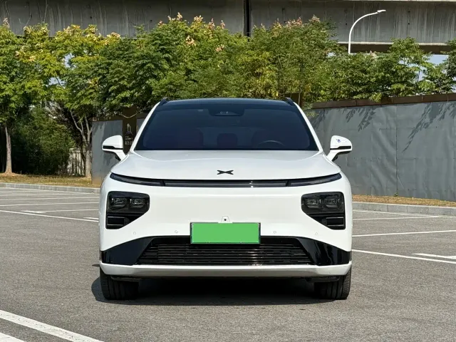 Xpeng G9 — Фото автомобиля 2