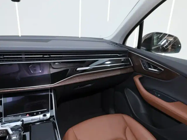 Audi Q7 — Фото автомобиля 28