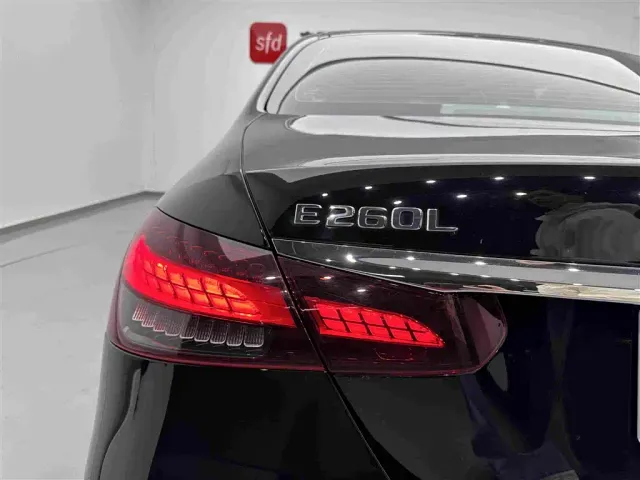Mercedes-Benz E-Class — Фото автомобиля 28