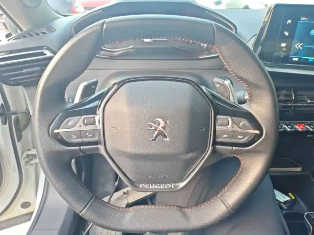 Peugeot 2008 — Фото автомобиля 10