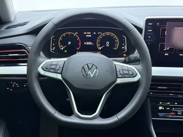 Volkswagen Lavida — Фото автомобиля 16