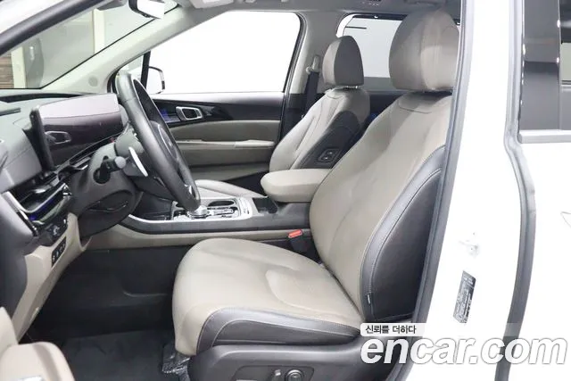 Kia Carnival Generation 4 — Фото автомобиля 7