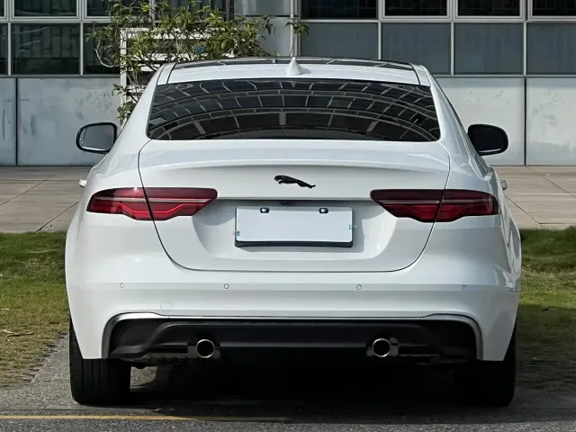 Jaguar XEL — Фото автомобиля 14