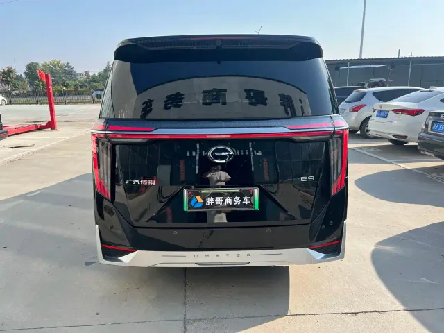 GAC Trumpchi E9 — Фото автомобиля 13