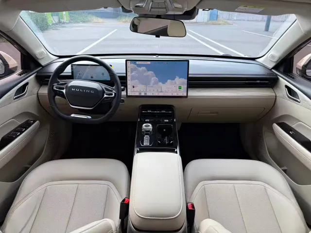 Wuling Starlight — Фото автомобиля 15