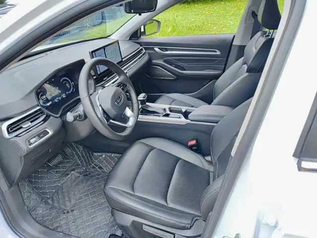 Geely Emgrand — Фото автомобиля 7