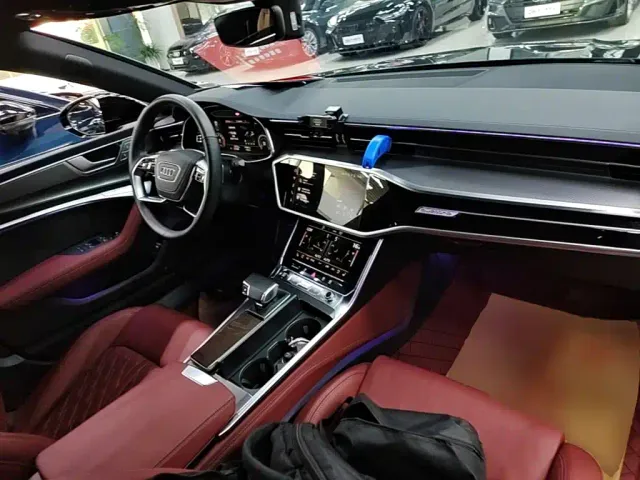 Audi A7L — Фото автомобиля 9