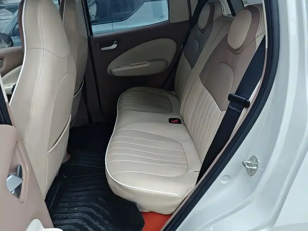 Wuling Motors Hongguang MINIEV 2025 4-Door Advanced — Фото автомобиля 16