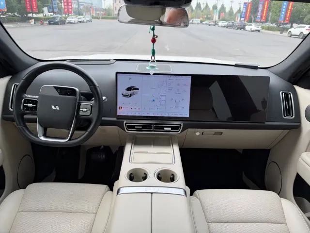 Li Auto L7 — Фото автомобиля 7