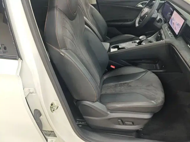 Roewe D5X DMH — Фото автомобиля 24