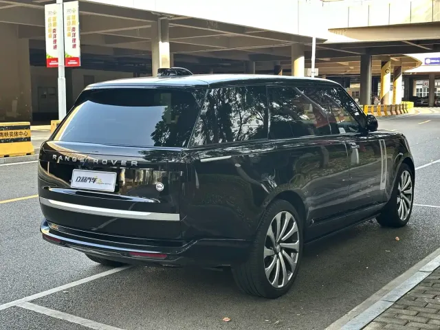 Land Rover Range Rover 2024 3.0 L6 400PS SV Honor Genesis Extended — Фото автомобиля 23