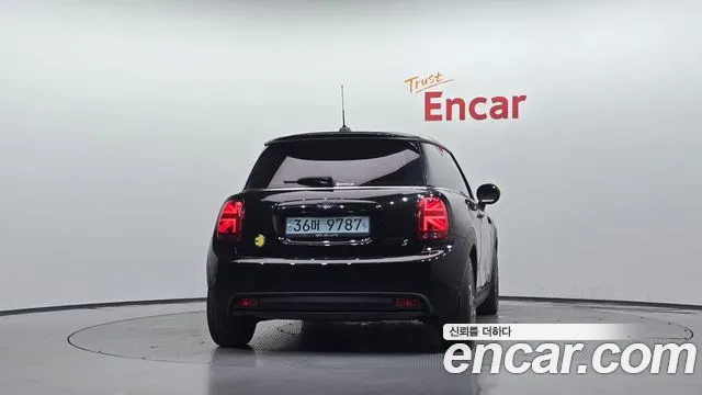 MINI Cooper Cooper Electric — Фото автомобиля 4