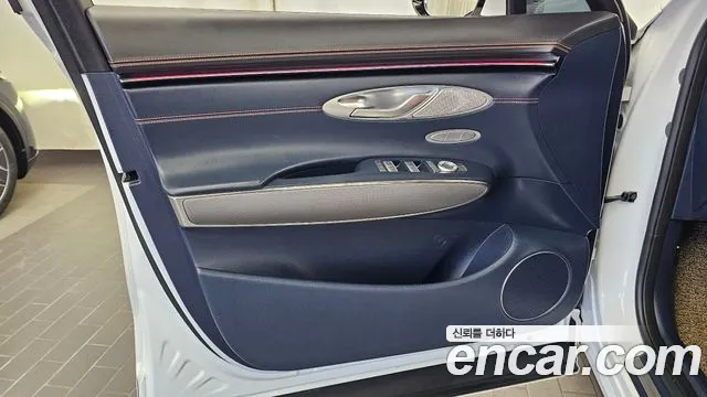 Genesis GV70 — Фото автомобиля 13
