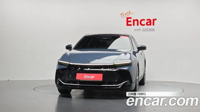 Toyota Crown — Фото автомобиля 3
