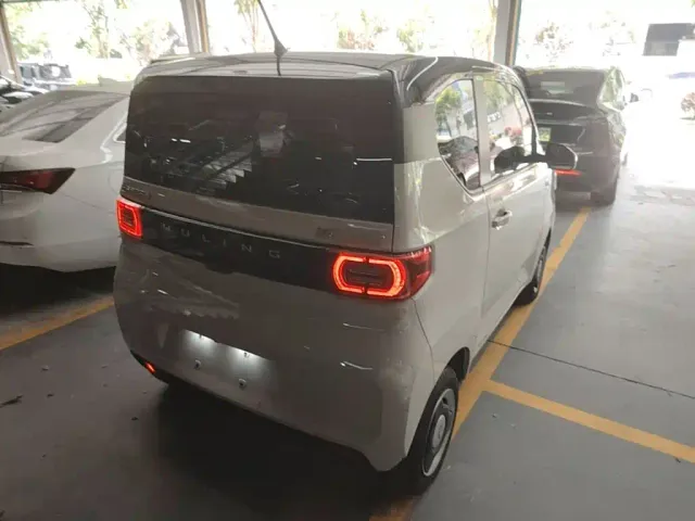 Wuling Hongguang Mini EV — Фото автомобиля 6