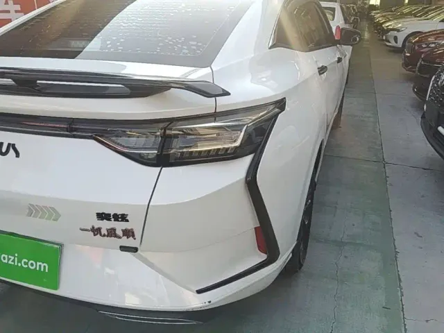 Dongfeng Yixuan — Фото автомобиля 7