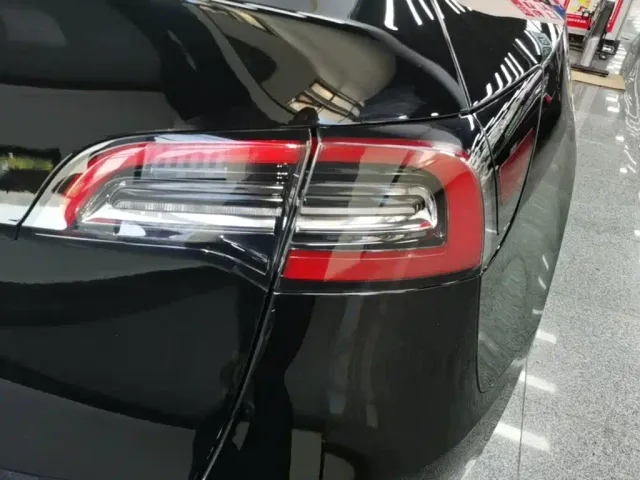 Tesla Model Y — Фото автомобиля 7