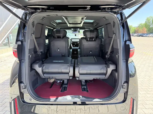 Toyota Vellfire — Фото автомобиля 18