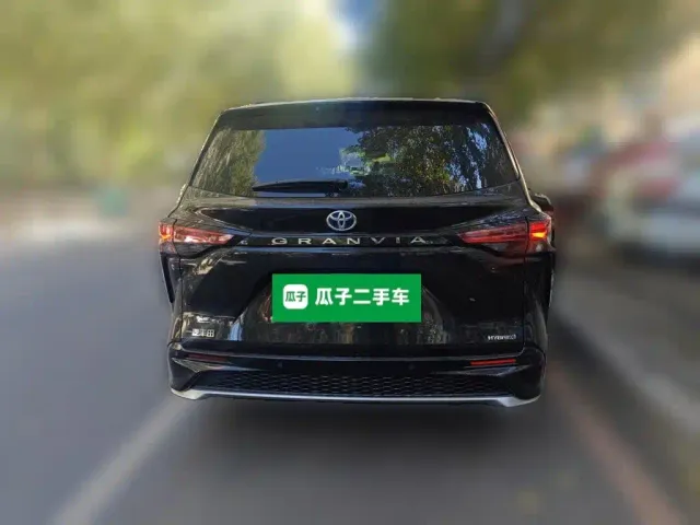 Toyota Granvia — Фото автомобиля 3