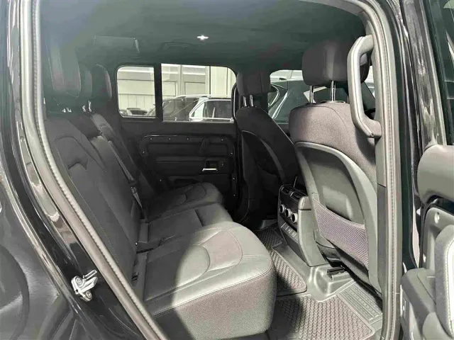 Land Rover Defender — Фото автомобиля 18