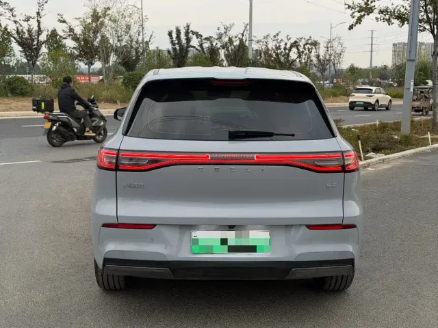 Geely Galaxy E5 — Фото автомобиля 9