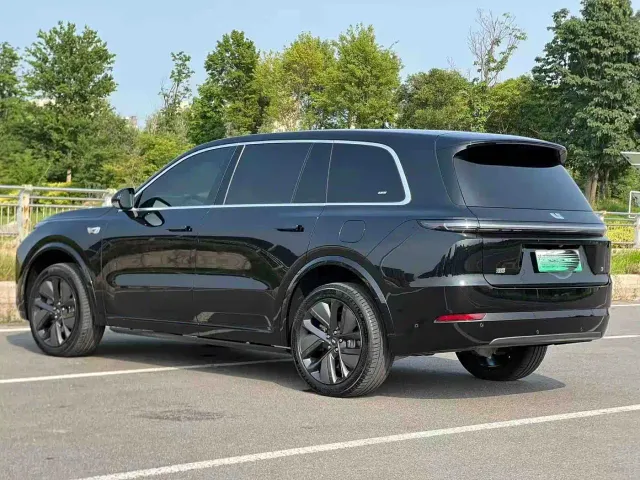 Li Auto L9 — Фото автомобиля 9
