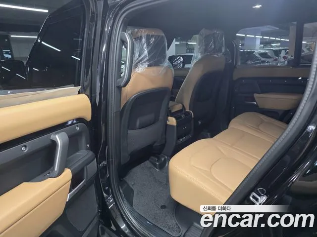 Land Rover Defender — Фото автомобиля 6