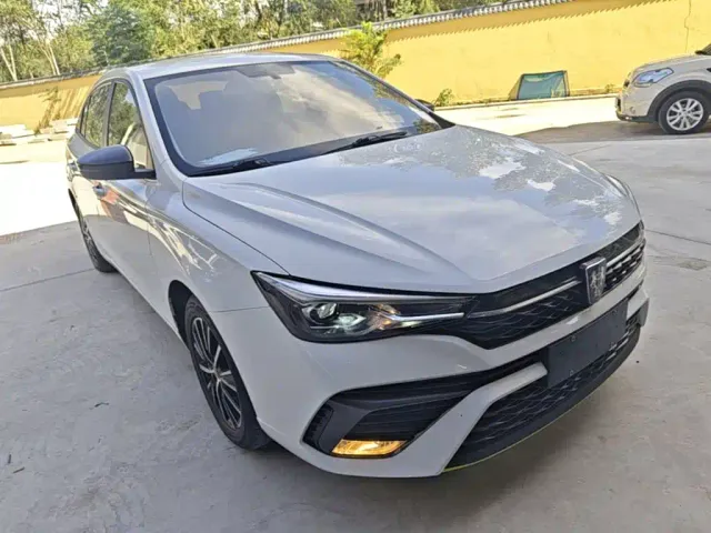 Roewe i5 — Фото автомобиля 3