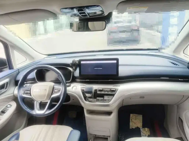 Roewe iMAX8 — Фото автомобиля 11